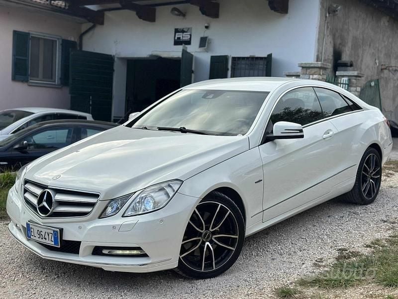 Bianco Usata 2012 Mercedes E250 Coupé | 9390 € (Super prezzo) - Immagine 1/4