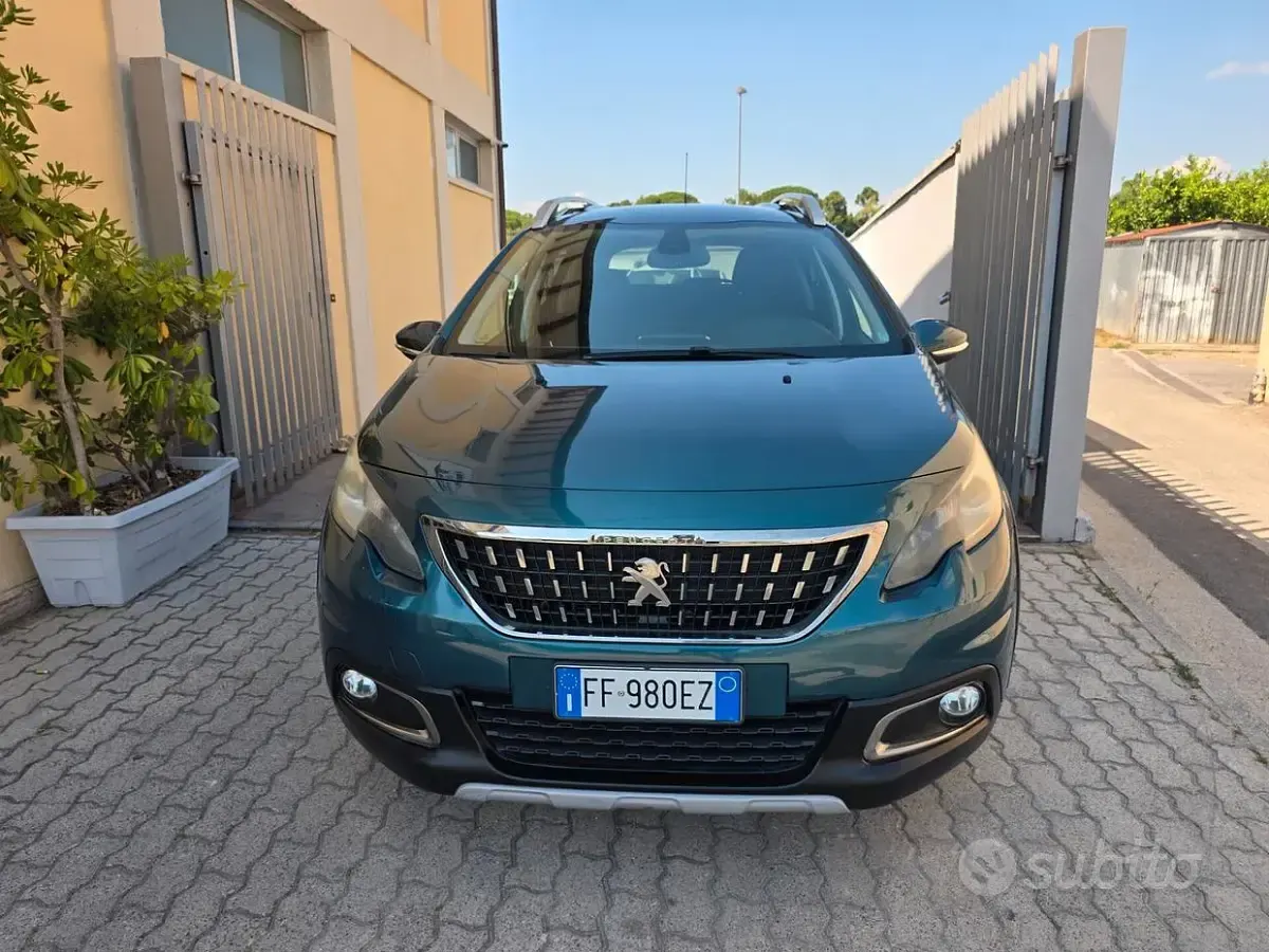 Usata Peugeot 2008 Crossway 120 CV (88 kW) 2016 Verde SUV