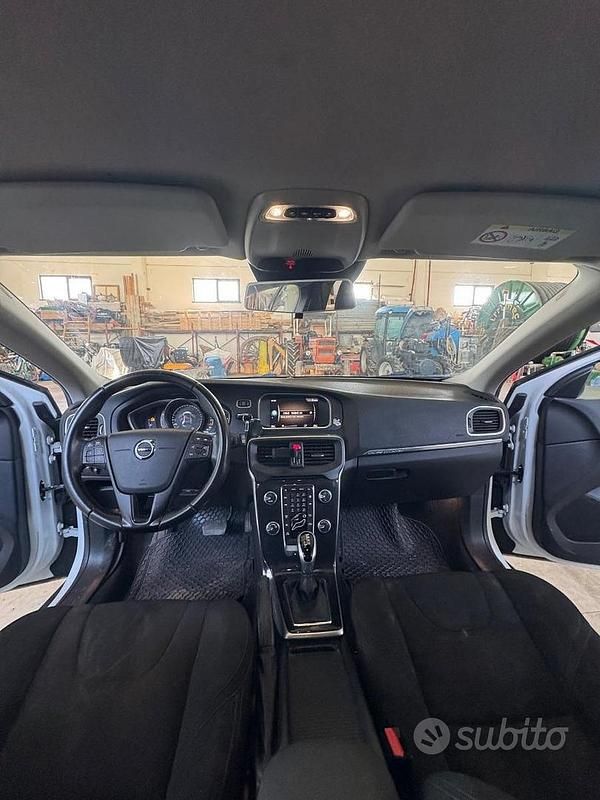 Usata Volvo V40 CC 120 CV (88 kW) 2017 Bianco Station wagon