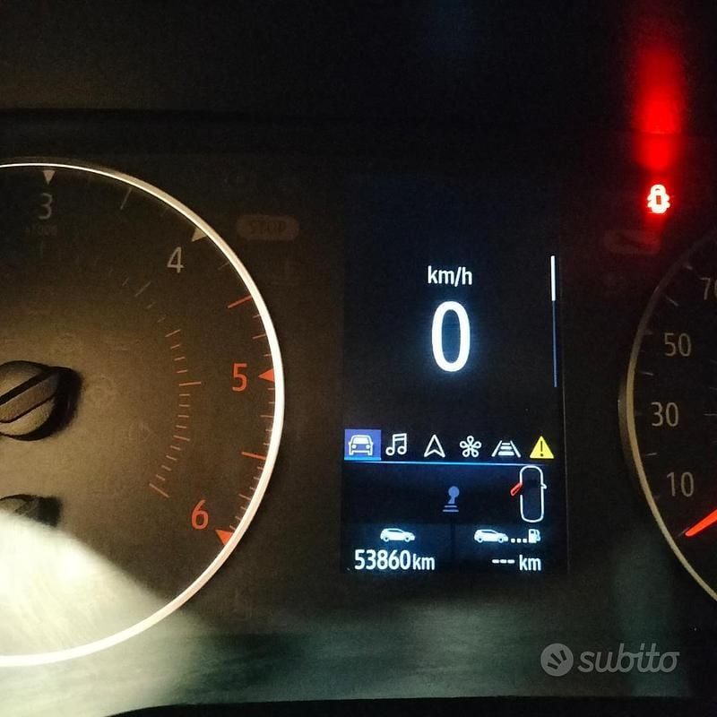 Usata Renault Clio V 86 CV (63 kW) 2021 Grigio Berlina