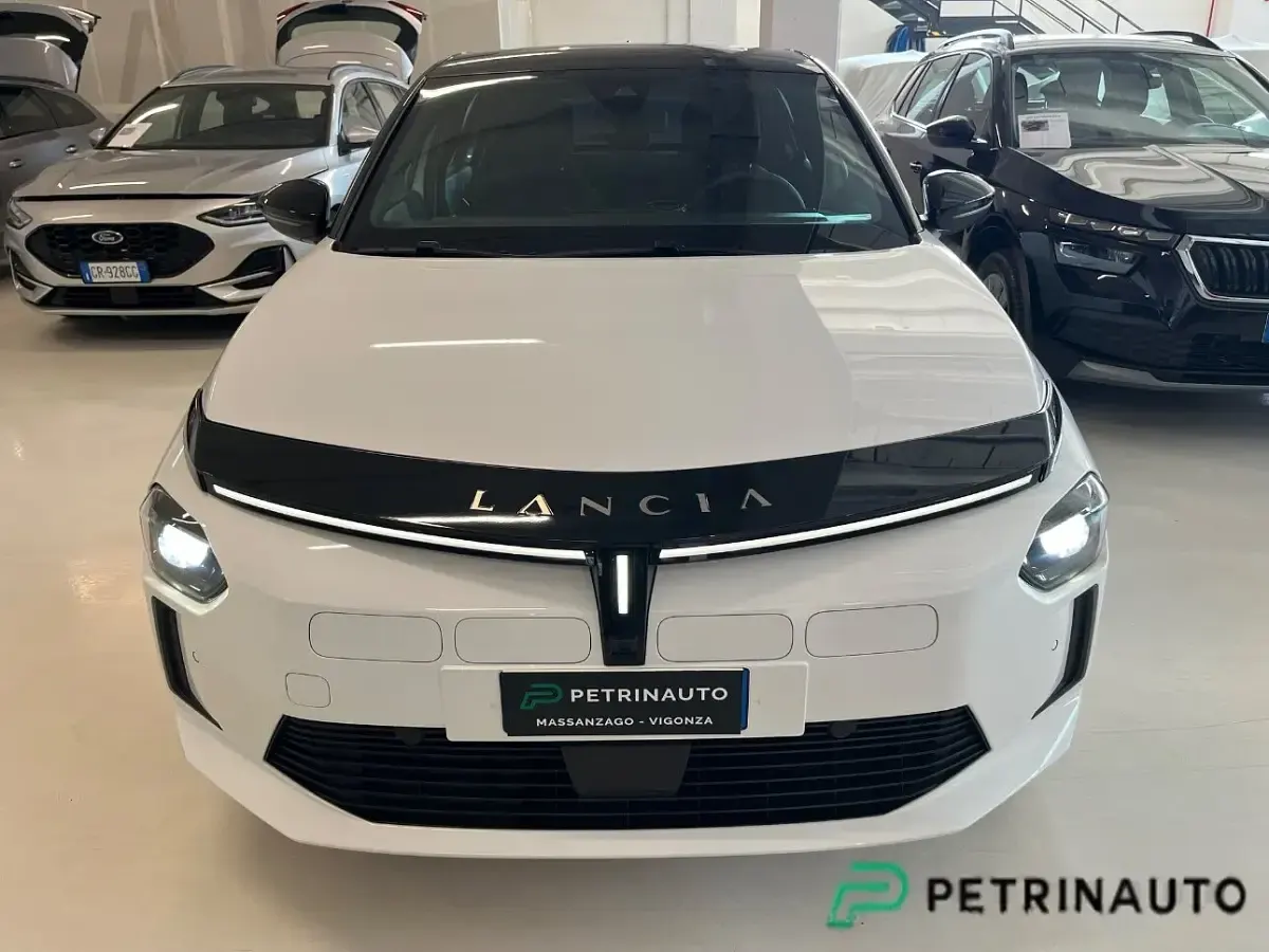 Usata Lancia Ypsilon 61 kW (84 CV) 2025 Bianco Utilitaria
