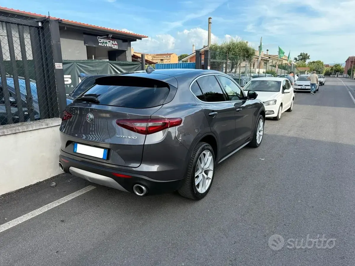 Usata Alfa Romeo Stelvio 280 CV (205 kW) 2019 Grigio SUV