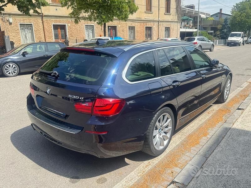 Usata BMW 530 245 CV (180 kW) 2010 Blu Station wagon