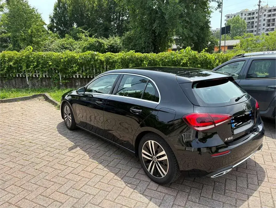 Usata Mercedes A160 109 CV (80 kW) 2019 Nero Utilitaria