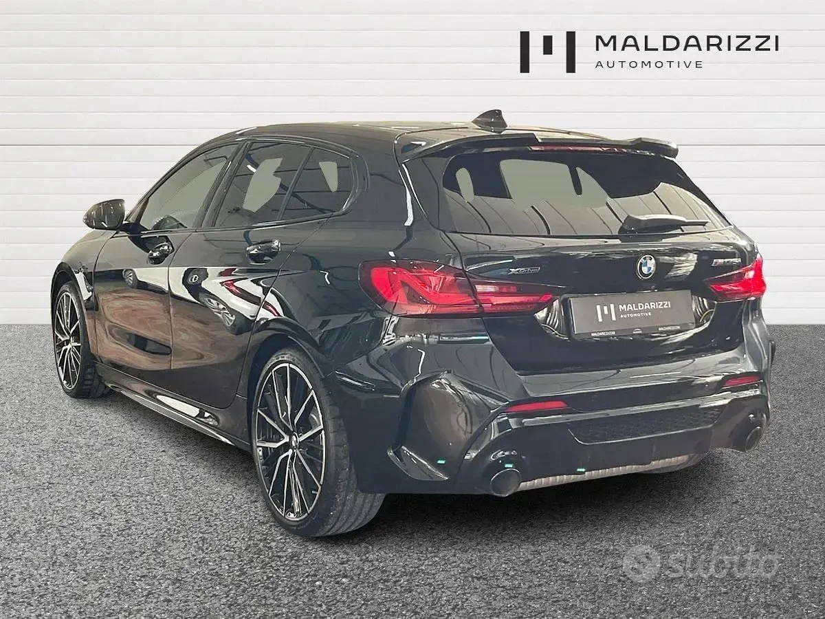 Usata BMW M135 Comfort Edition 306 CV (225 kW) 2021 Nero Utilitaria