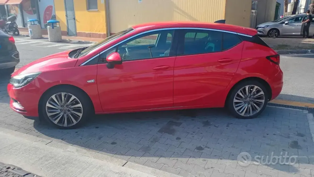 Usata Opel Astra Innovation 110 CV (80 kW) 2015 Berlina