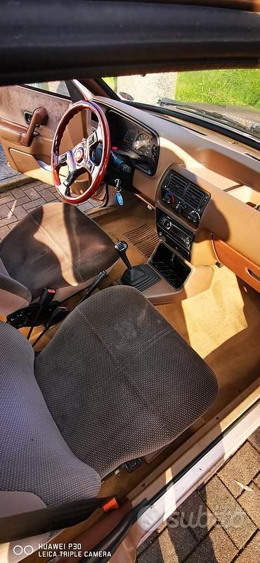 Usata Ford Escort Ghia 73 CV (53 kW) 1988 Bronzo Berlina