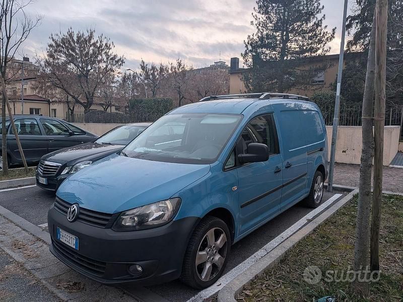 Usata VW Caddy 105 CV (77 kW) 2011 Blu Monovolume