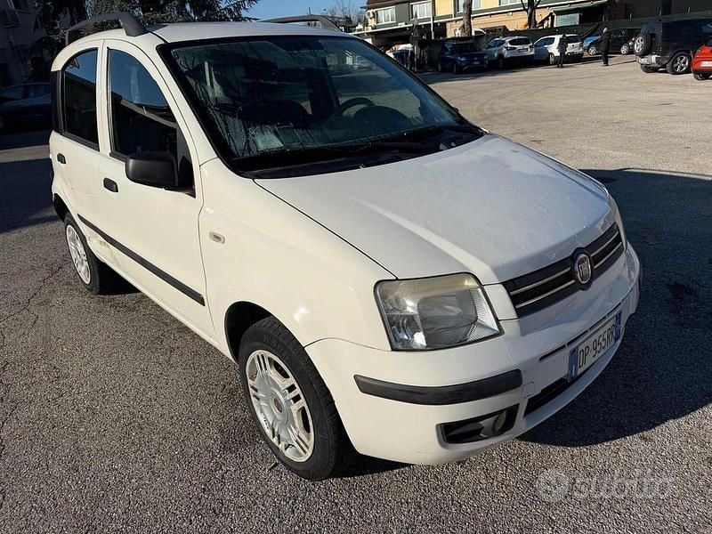 Bianco Usata 2008 Fiat Panda Tre volumi | 2550 € (Buon prezzo) - Immagine 1/4