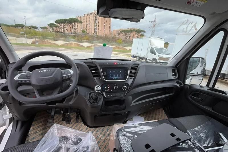 Nuova Iveco Daily 136 CV (100 kW) 2026 Bianco Berlina