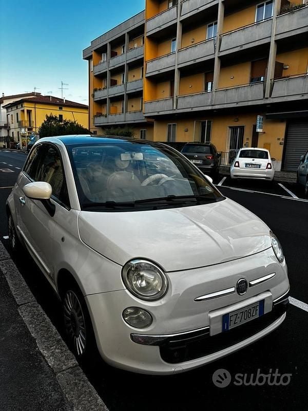 Bianco Usata 2009 Fiat 500 Due volumi | 5900 € (Buon prezzo) - Immagine 1/4