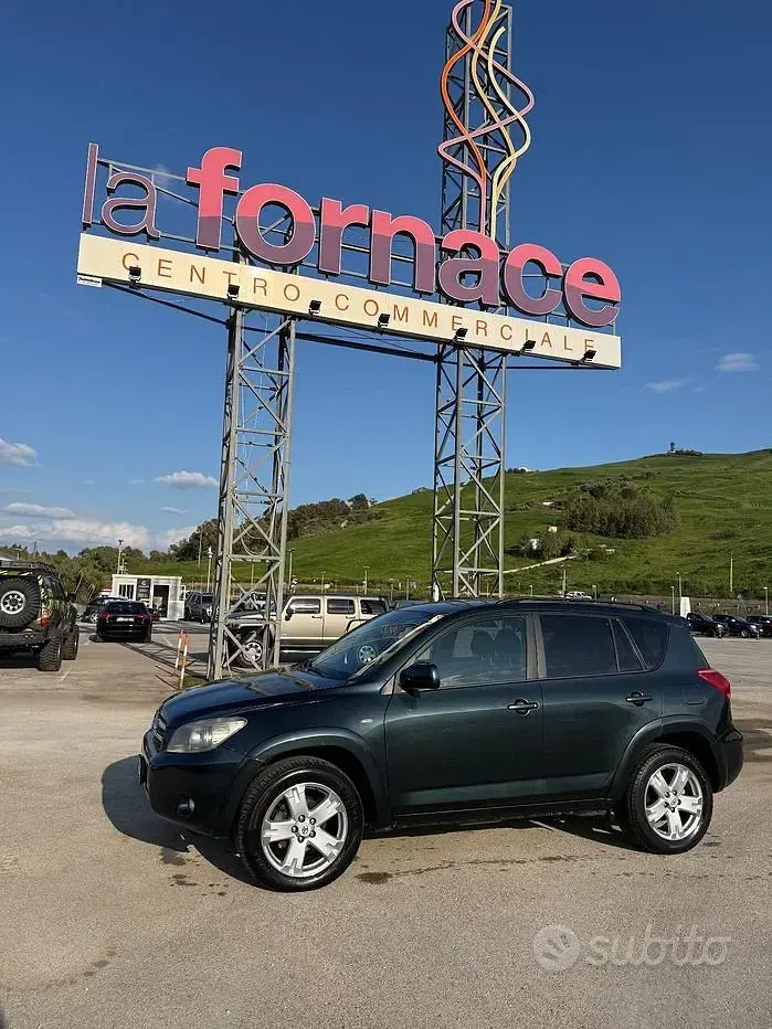 Usata Toyota RAV4 Luxury 177 CV (130 kW) 2007 SUV