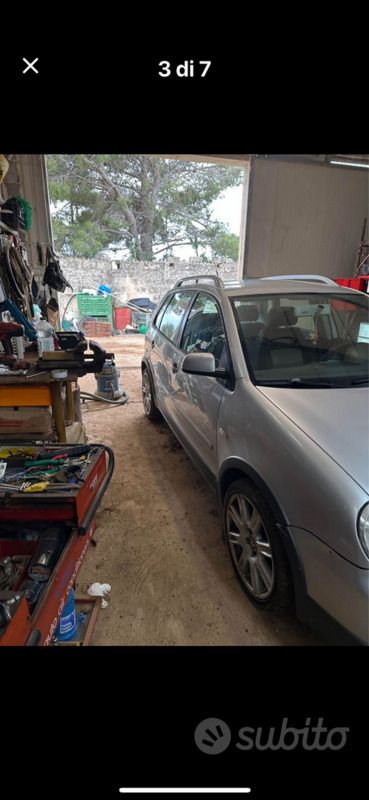 Usata VW Polo Cross 48 CV (35 kW) 2004 Grigio Utilitaria