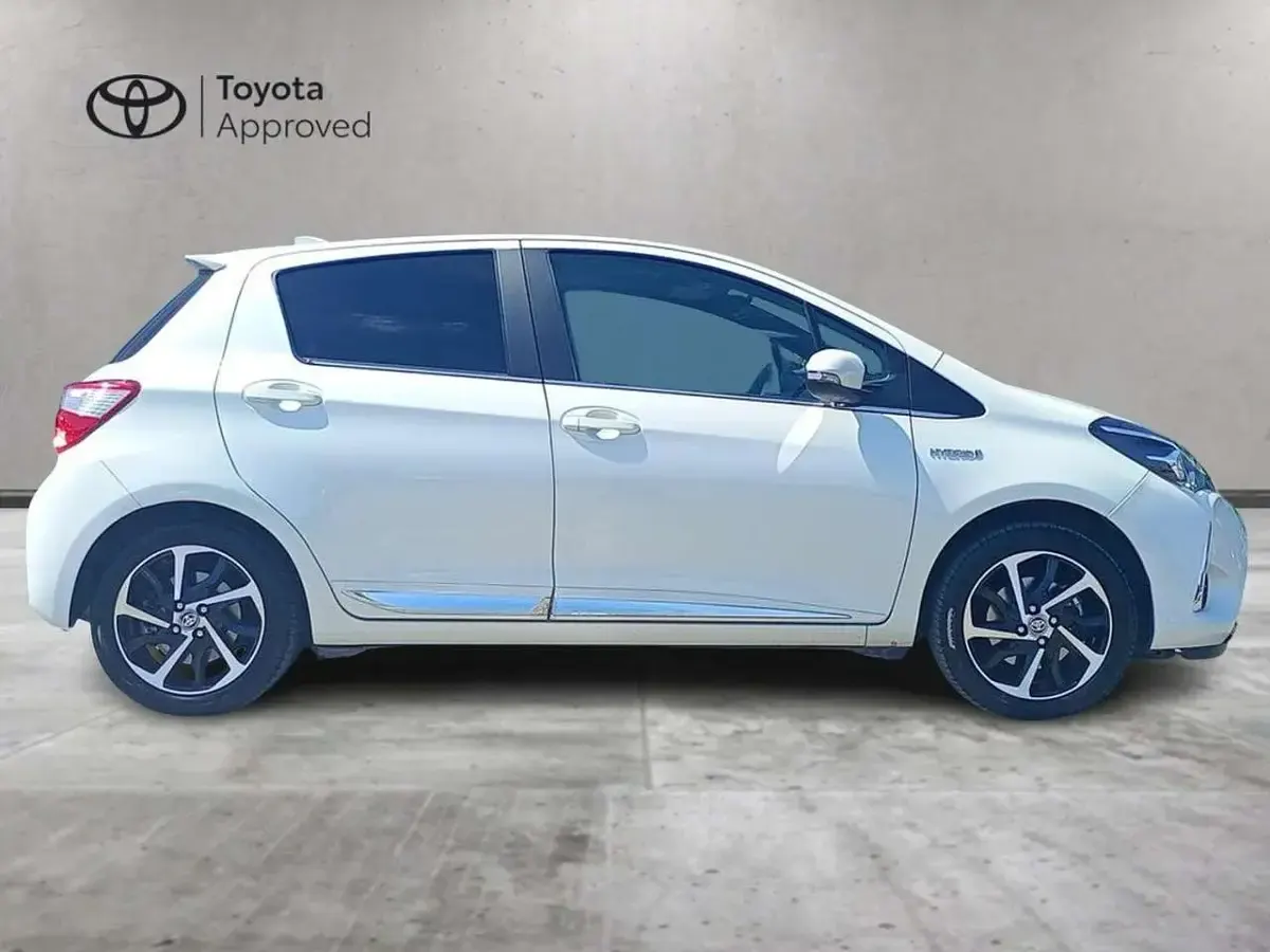 Usata Toyota Yaris Hybrid Style 73 CV (53 kW) 2019 Other Utilitaria