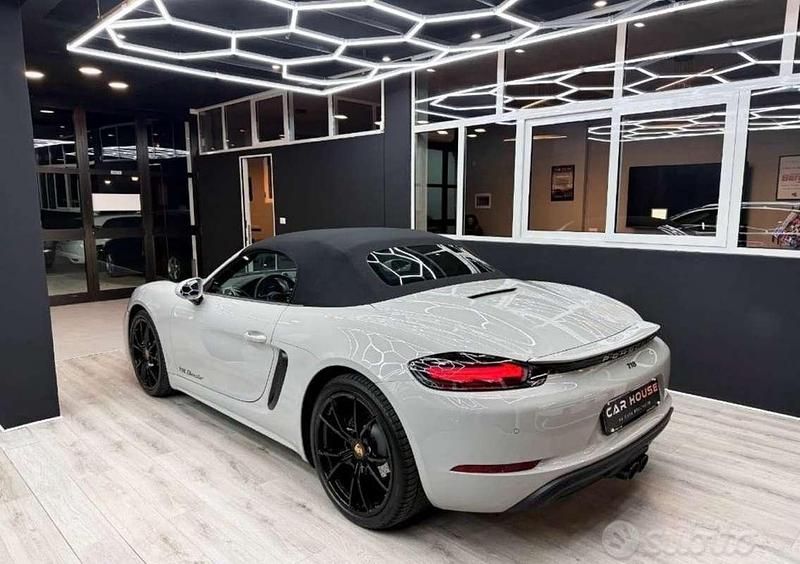 Usata Porsche 718 Boxster 299 CV (219 kW) 2023 Grigio Cabrio