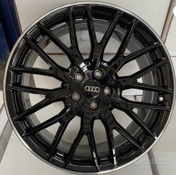 Usata Audi Q2 150 CV (110 kW) 2023 Bianco SUV