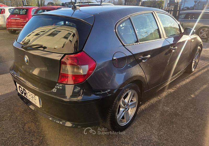 Usata BMW 118 Comfort Edition 122 CV (89 kW) 2005 Gray Utilitaria