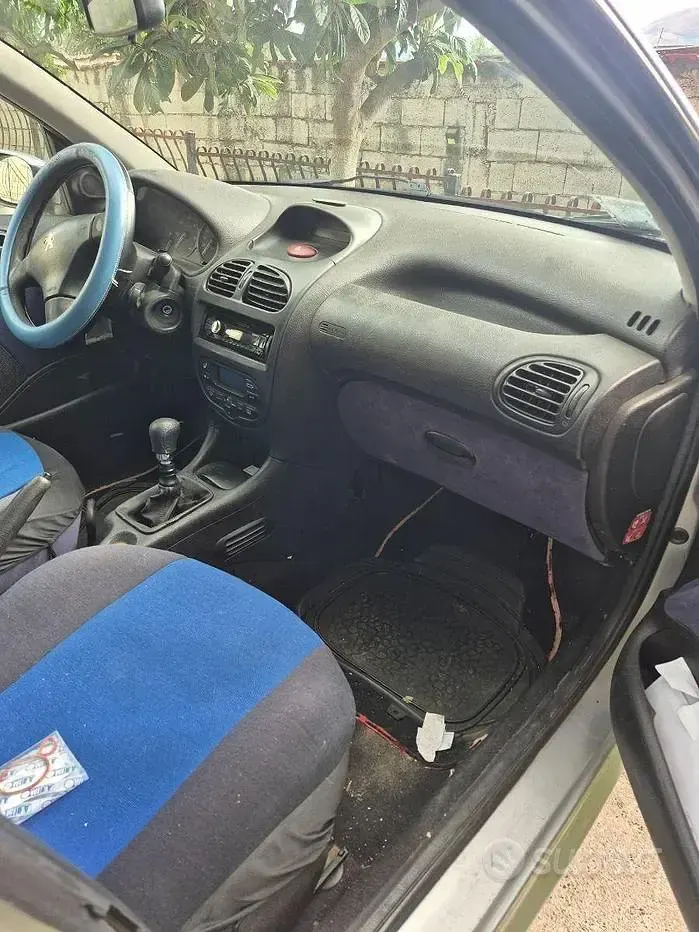 Usata Peugeot 206 68 CV (50 kW) 2005 Grigio Berlina