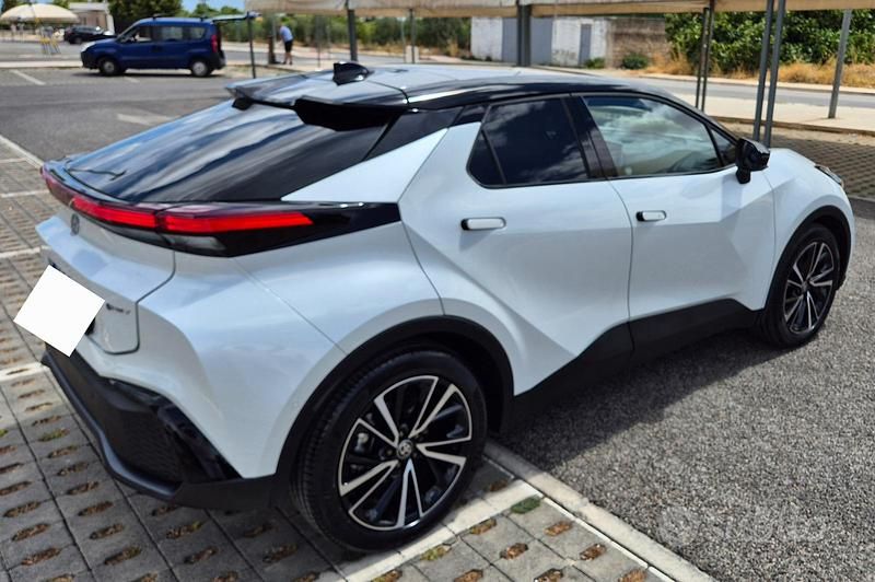 Usata Toyota C-HR Lounge 200 CV (147 kW) 2024 Bianco SUV