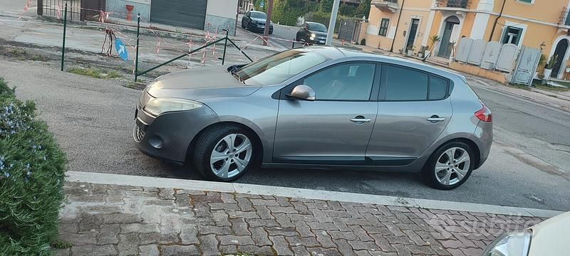 Usata Renault Mégane 110 CV (80 kW) 2009 Grigio Berlina