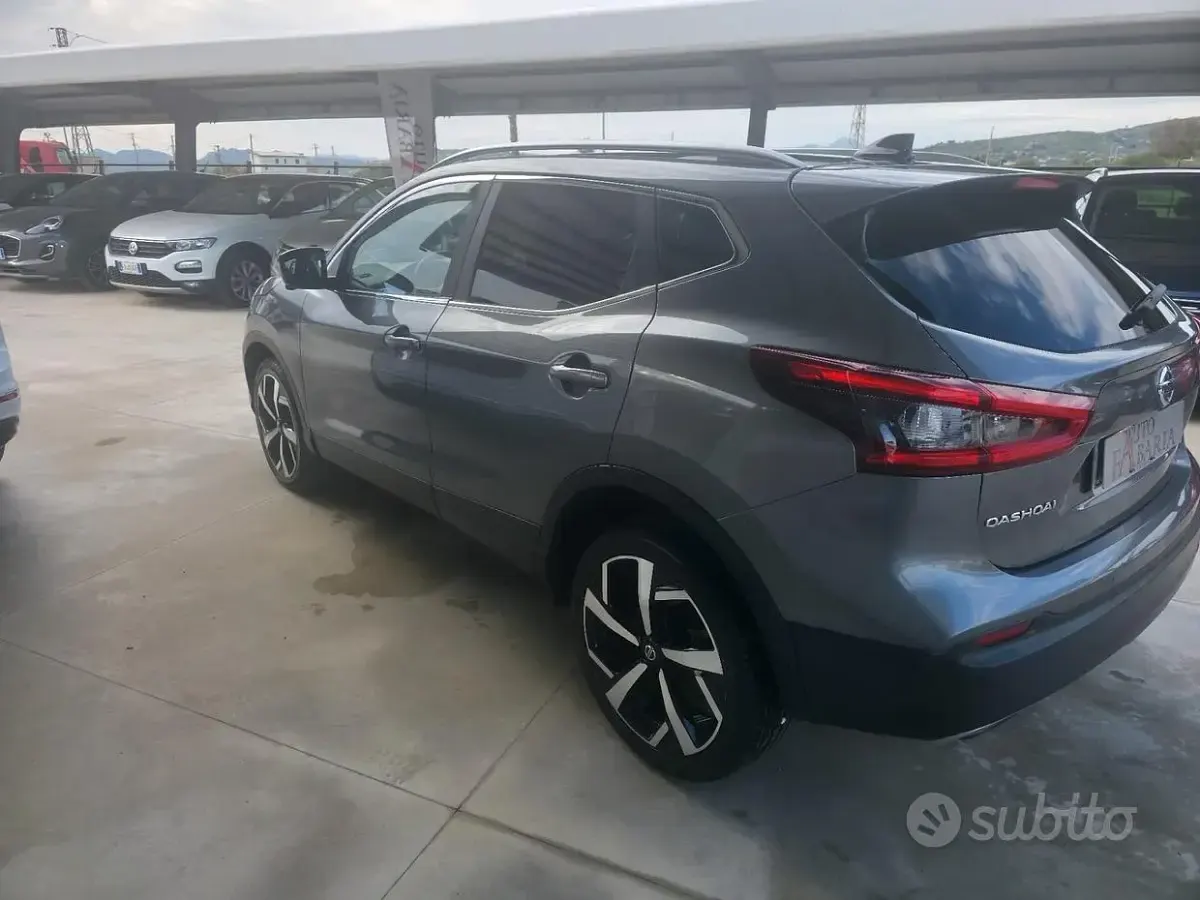 Usata Nissan Qashqai Tekna 131 CV (96 kW) 2018 Grigio SUV