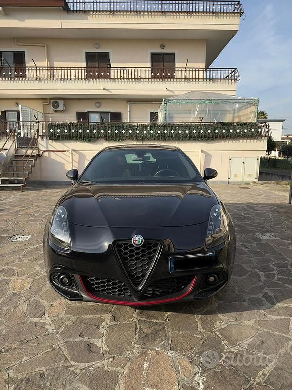 Nero Usata 2020 Alfa Romeo Giulietta Due volumi | 13.500 € (Buon prezzo) - Immagine 1/4