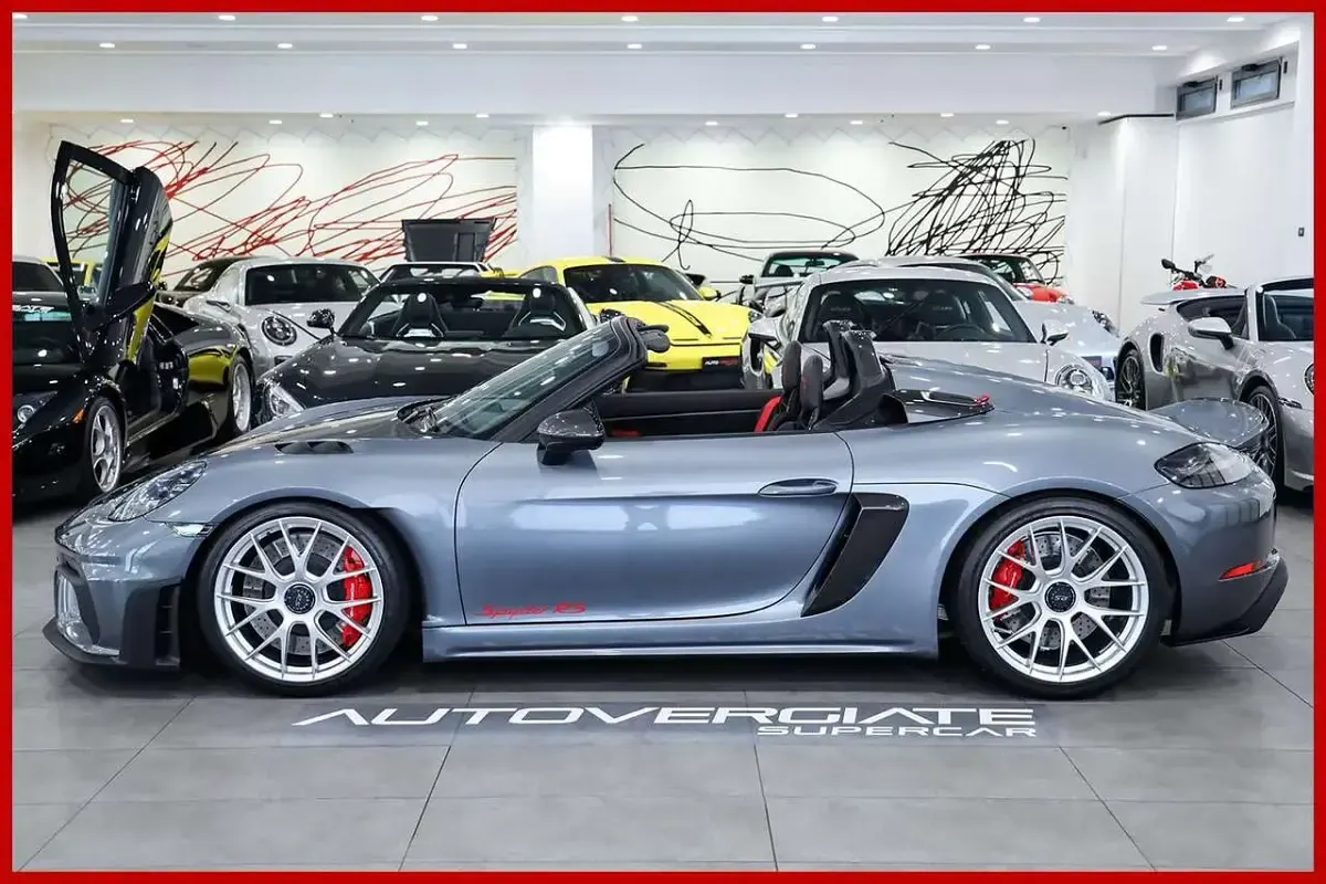 Usata Porsche 718 Spyder RS 500 CV (367 kW) 2025 Grigio vanadio Cabrio