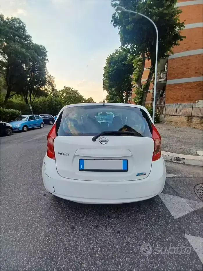 Usata Nissan Note Tekna 90 CV (66 kW) 2013 Bianco Utilitaria