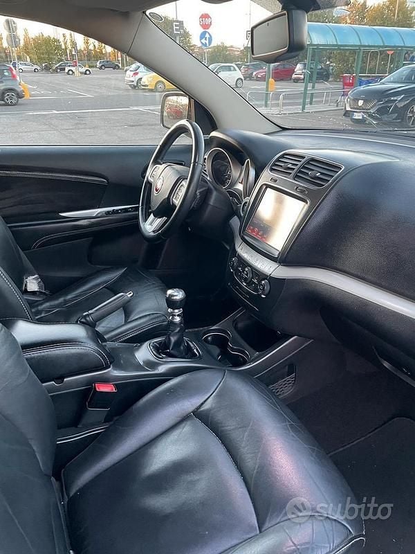 Usata Fiat Freemont 140 CV (102 kW) 2014 Grigio SUV