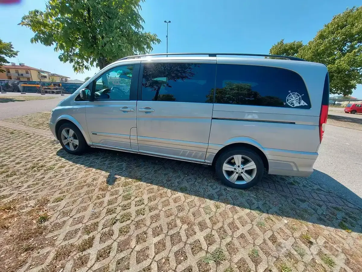 Usata Mercedes Viano 163 CV (119 kW) 2011 Grigio Monovolume