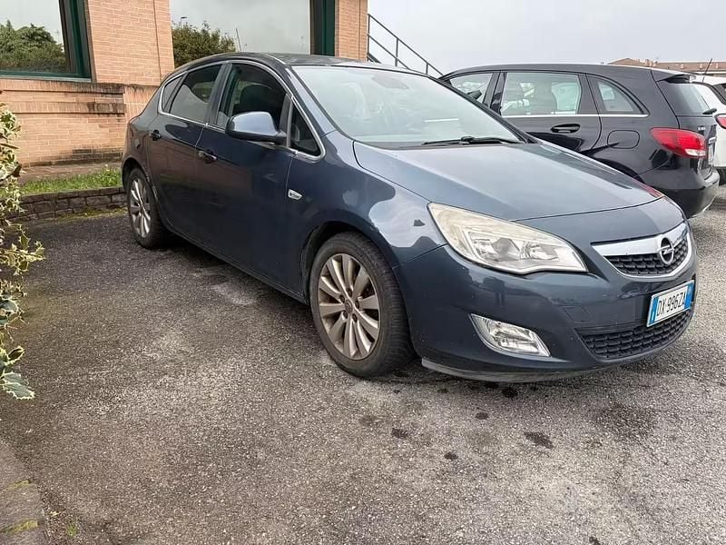 Usata Opel Astra 125 CV (91 kW) 2010 Berlina