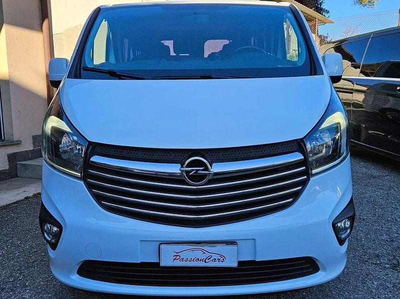 Bianco Usata 2016 Renault Trafic Monovolume | 17.500 € (Buon prezzo) - Immagine 1/4