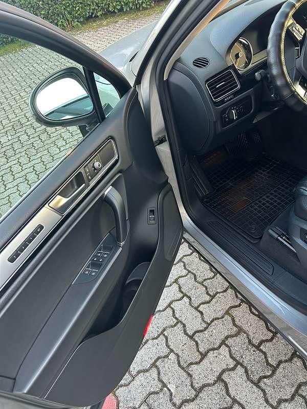 Usata VW Touareg 204 CV (150 kW) 2015 Grigio SUV