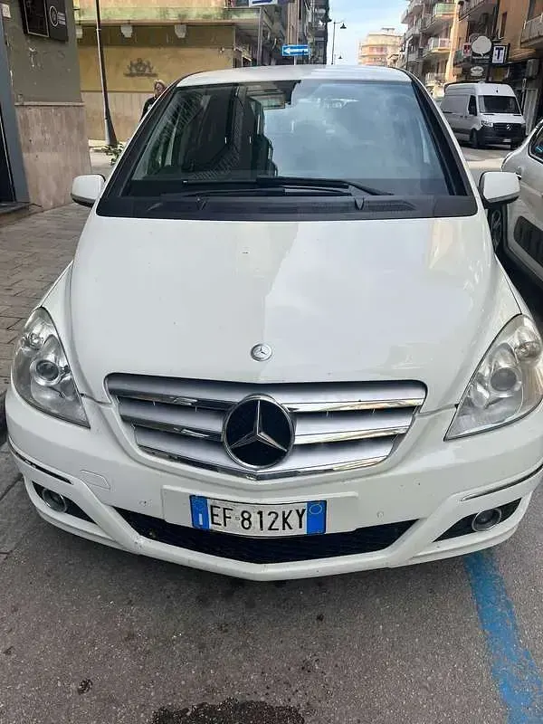 Usata Mercedes B180 116 CV (85 kW) 2010 Monovolume