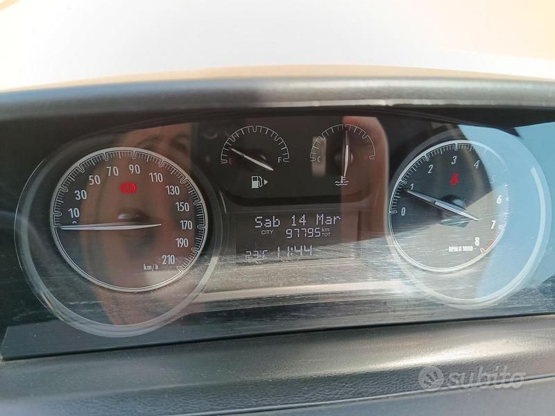 Usata Lancia Ypsilon 69 CV (50 kW) 2015 Bianco Utilitaria