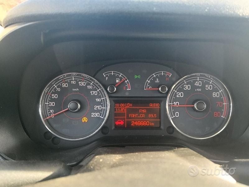 Usata Fiat Punto Sport 77 CV (56 kW) 2008 Nero Berlina