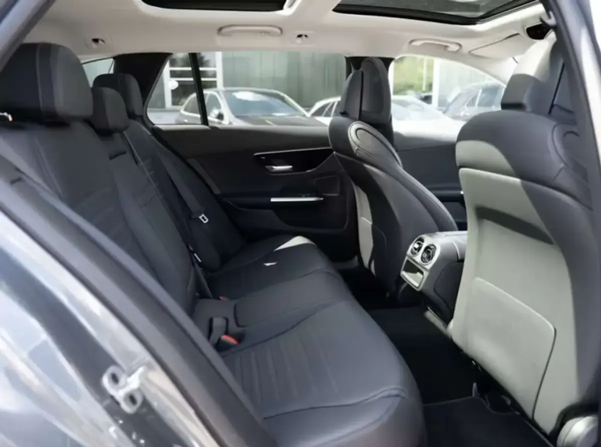 Usata Mercedes C200 AMG Line Premium 163 CV (119 kW) 2024 Grigio SUV