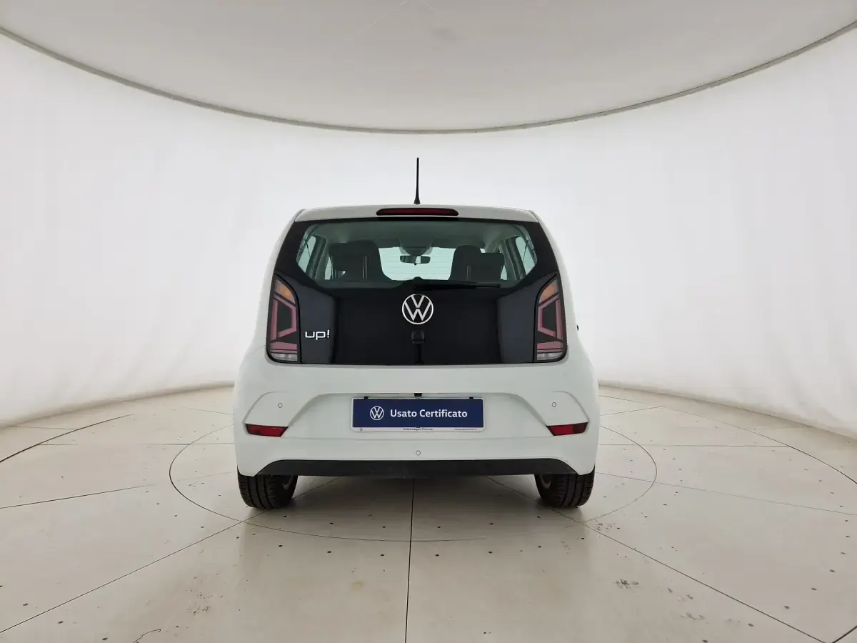 Usata VW up! Move 65 CV (47 kW) 2023 Pure white Utilitaria
