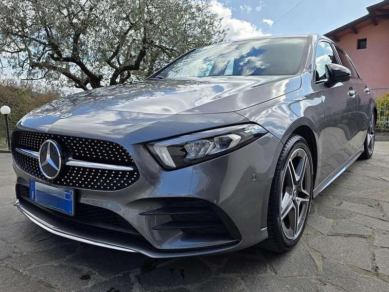 Usata Mercedes A180 AMG Line Premium 116 CV (85 kW) 2019 Grigio Berlina