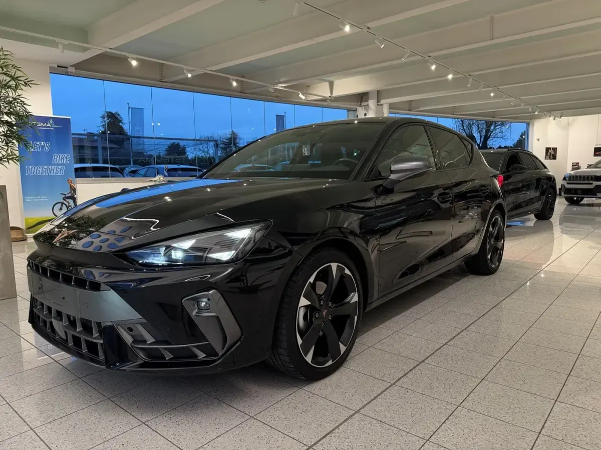 Usata Cupra Leon 150 CV (110 kW) 2025 Berlina