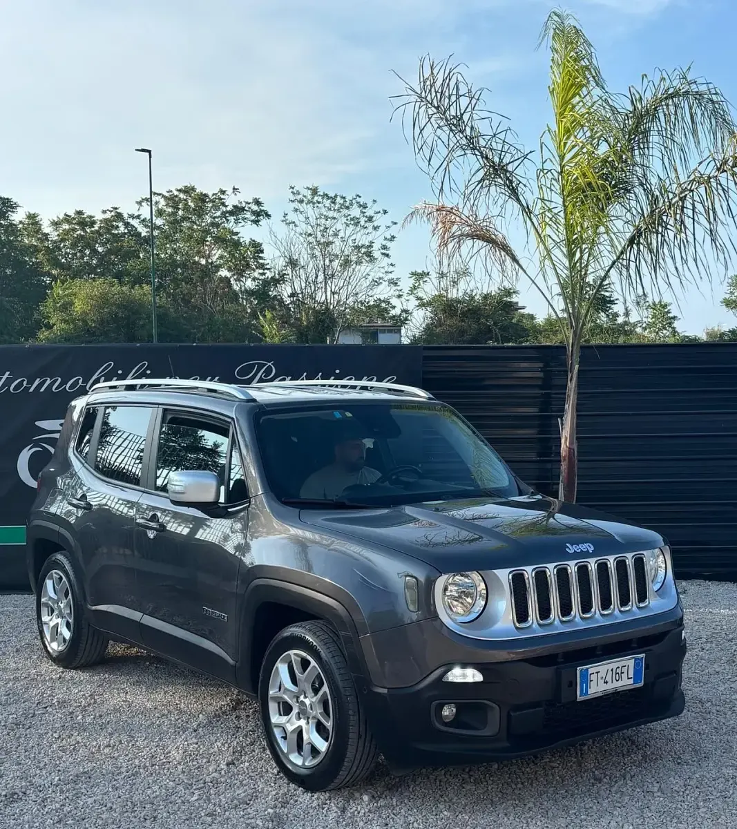 Usata Jeep Renegade Limited 140 CV (102 kW) 2017 Grigio SUV