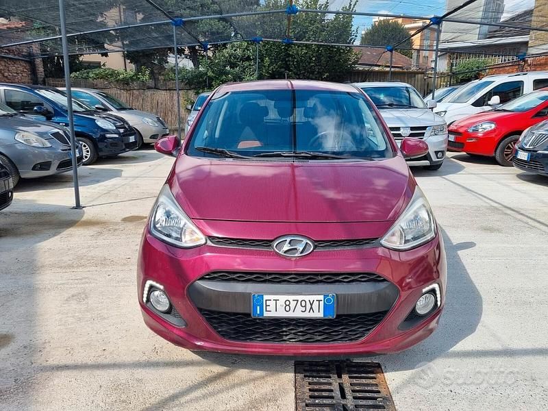 Rosso Usata 2014 Hyundai i10 Due volumi | 5300 € (Ottimo prezzo) - Immagine 1/4