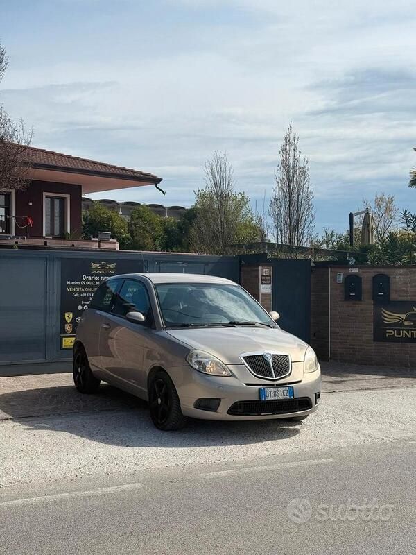 Usata Lancia Ypsilon Platinum 77 CV (56 kW) 2009 Grigio Utilitaria