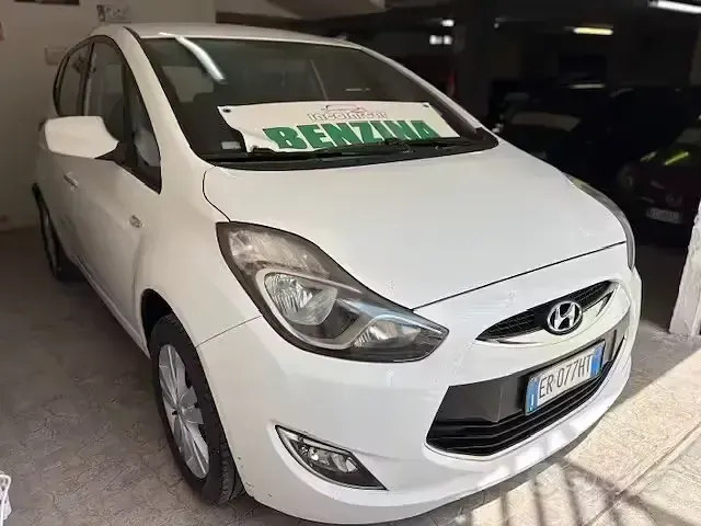 Usata Hyundai ix20 Comfort 90 CV (66 kW) 2014 Bianco Utilitaria