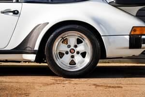 Usata Porsche 911 Carrera Cabriolet 231 CV (169 kW) 1987 Bianco Cabrio