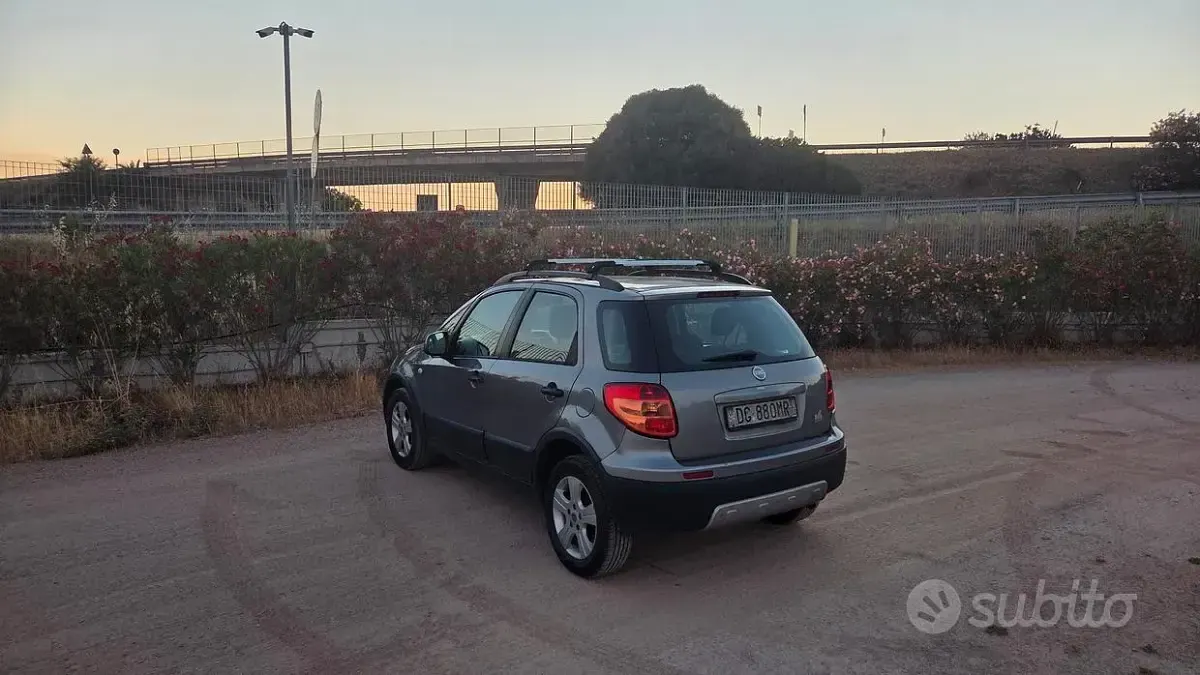 Usata Fiat Sedici 120 CV (88 kW) 2008 Grigio SUV