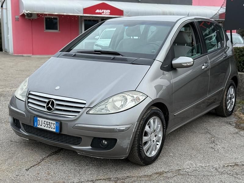 Usata Mercedes A180 Avantgarde 148 CV (108 kW) 2007 Grigio Berlina