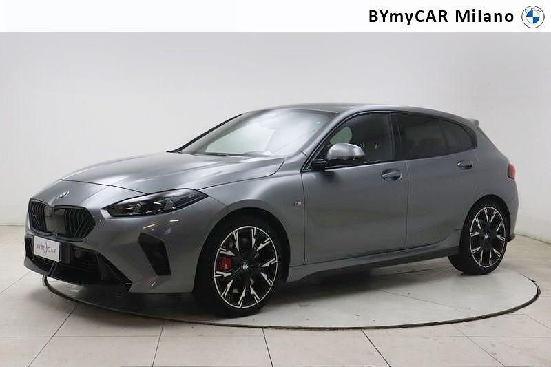 Grigio Usata 2024 BMW 118 Comfort Edition Due volumi | 37.000 € (Molto cara) - Immagine 1/2