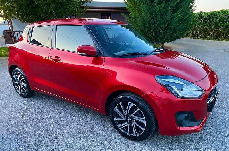 Usata Suzuki Swift 83 CV (61 kW) 2021 Rosso Berlina