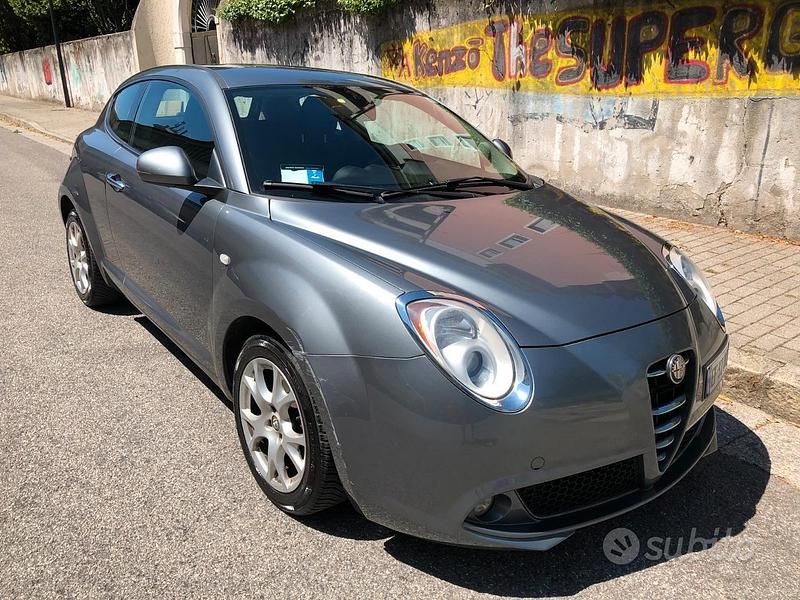 Grigio Usata 2011 Alfa Romeo MiTo Distinctive Due volumi | 2900 € (Super prezzo) - Immagine 1/4